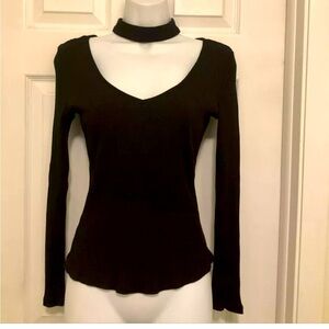 Banjul Junior Black Top Size Small‎